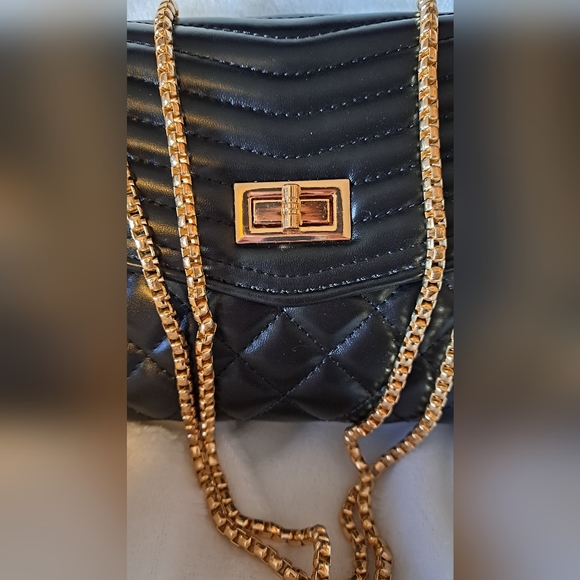 NWOT CROSSBODY WAFFLE BAG - Picture 2 of 13